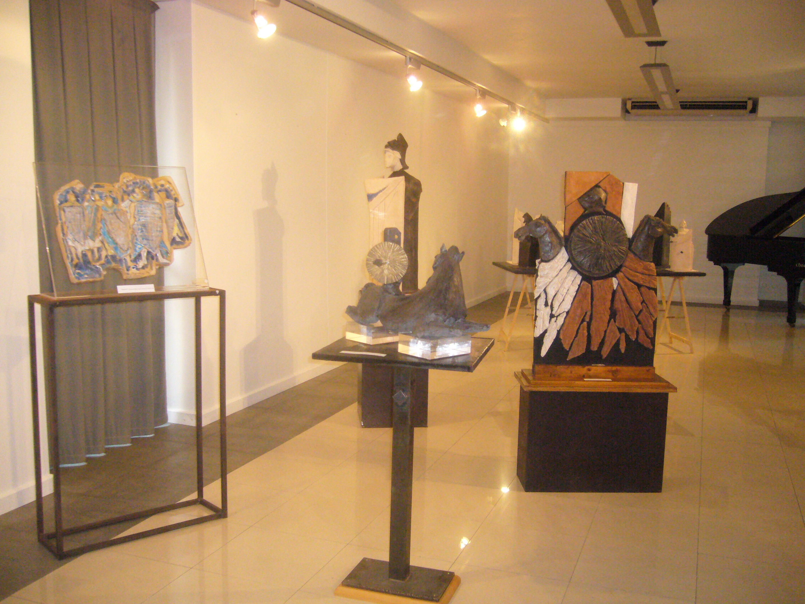 ANNA GALLUPPI. UNA PICCOLA EPOPEA DI TERRACOTTA