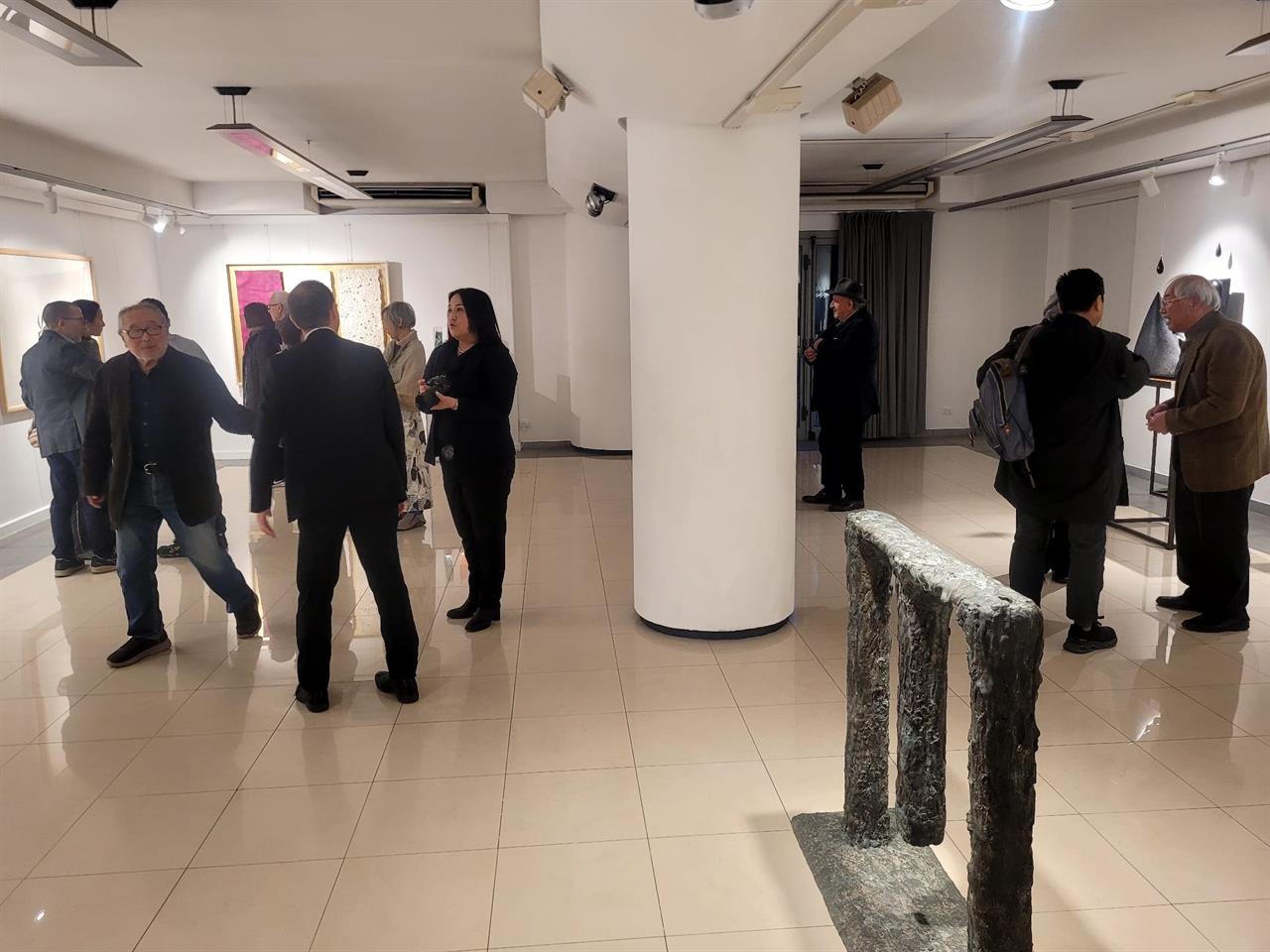 UNO  SPAZIO  DI  SCAMBI  E  CONNESSIONI